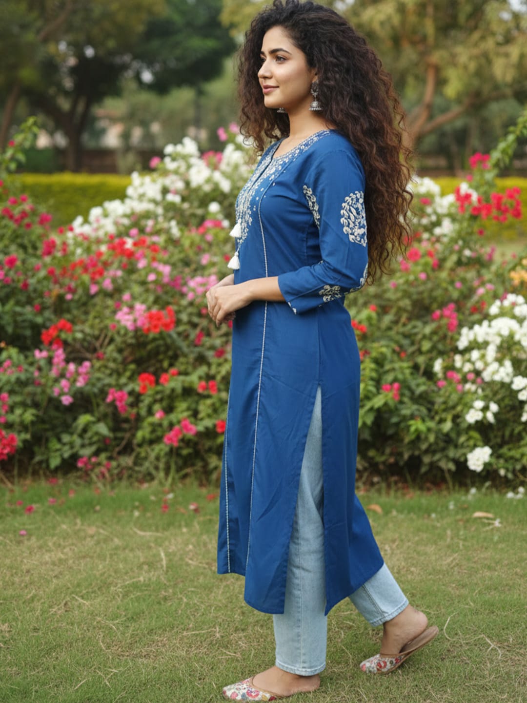 Ethnic Blue and White Printed Straight Kurta