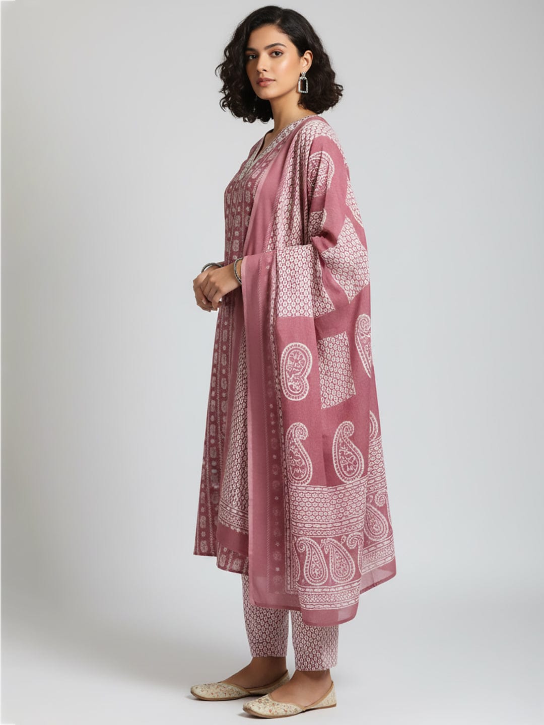 The Kurti Collection Women Floral Printed V Neck Kurta with Trouser & Dupatta