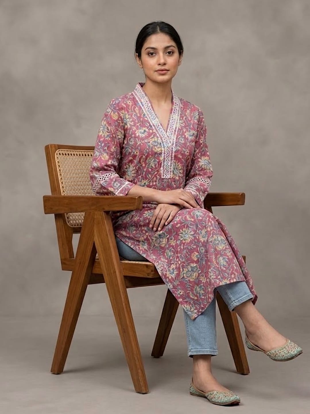 The Kurti Collection Women Pink Floral Printed V- Neckline Lace Detailed Stright Kurta