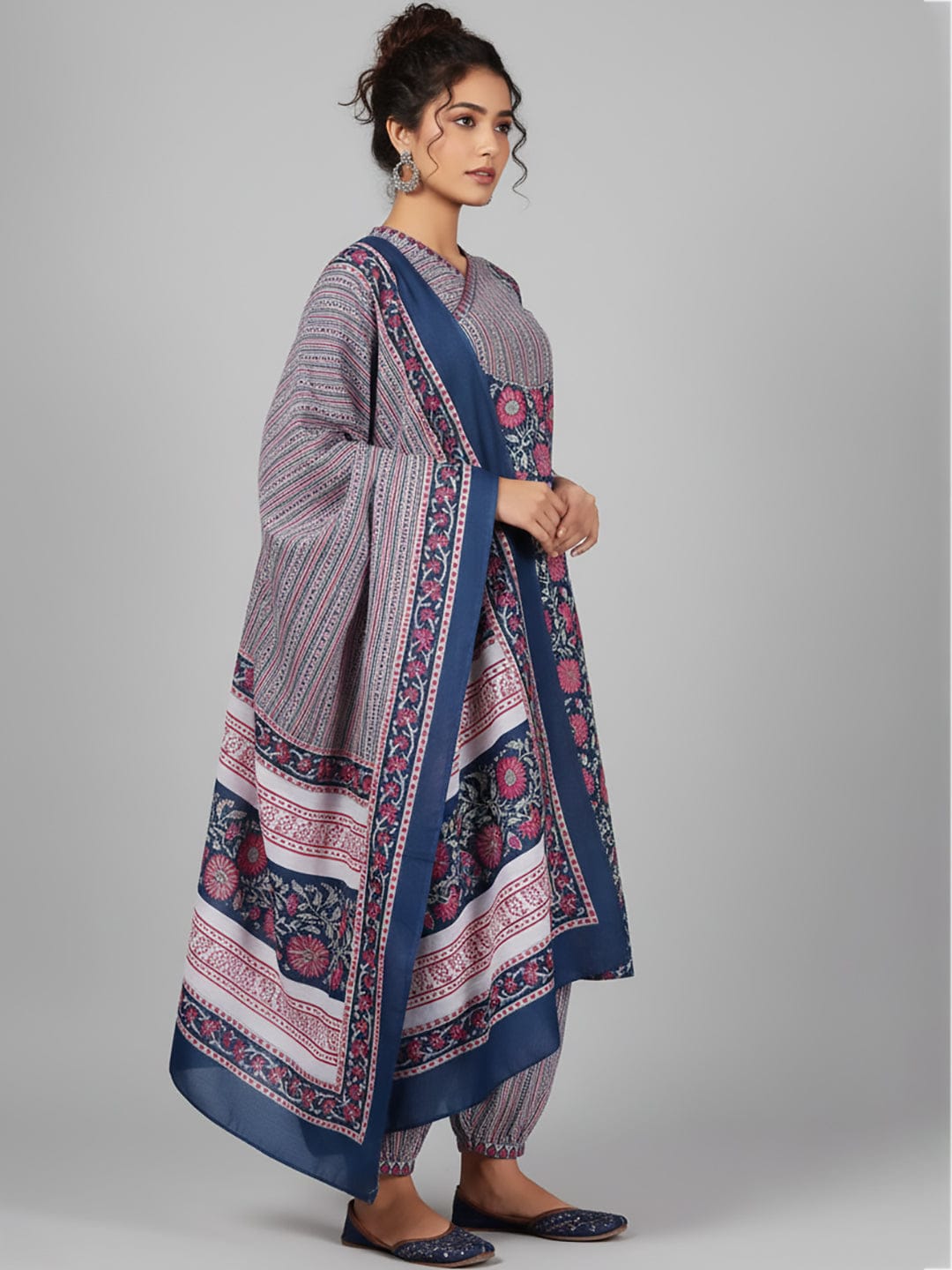 The Kurti Collection Women Ethnic Floral Printed V Neck Kurta With Stripper Trouser & Dupatta