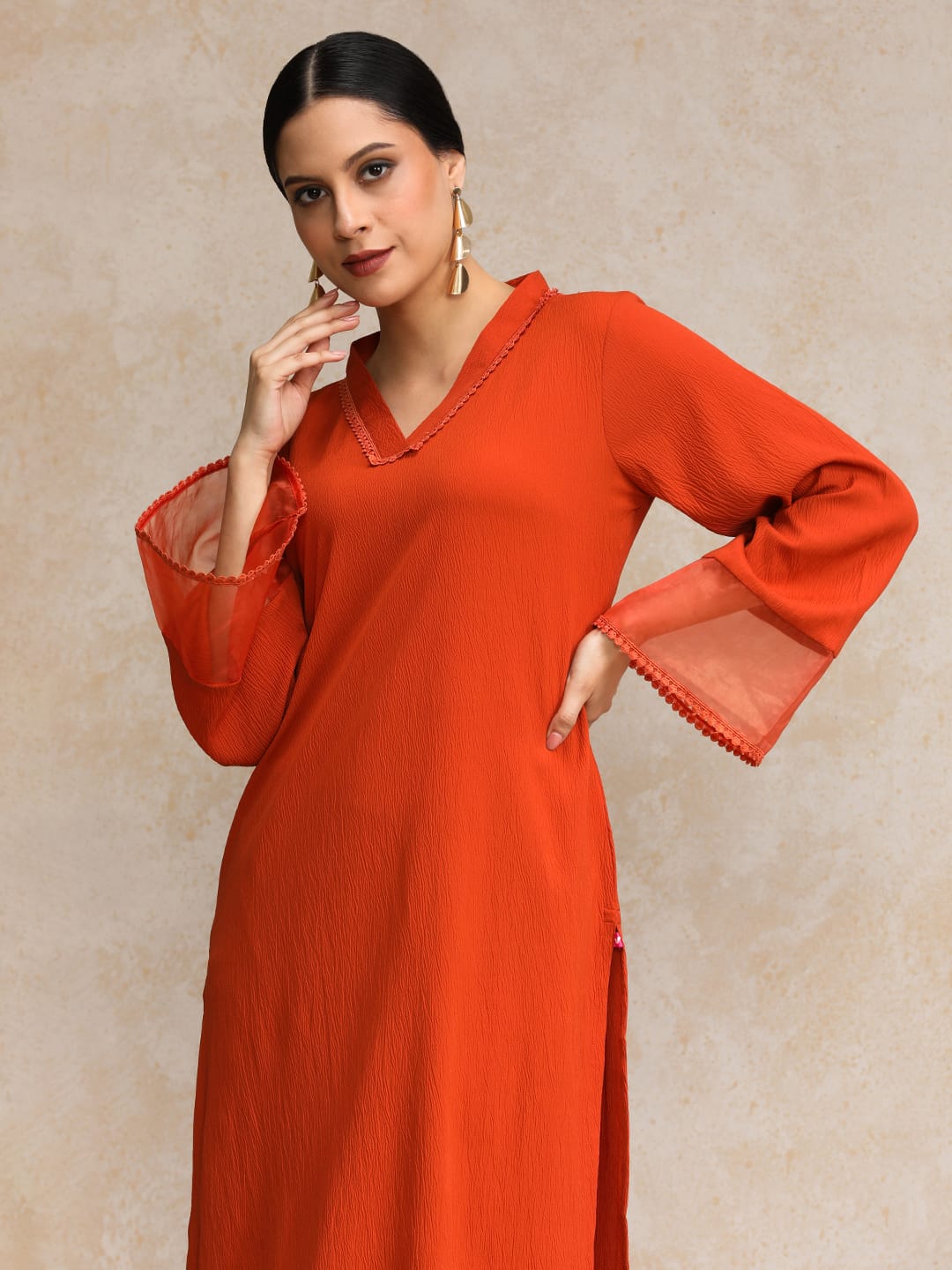 The Kurti Collection Women Rust Straight Kurta Paired With Tonal Bottom
