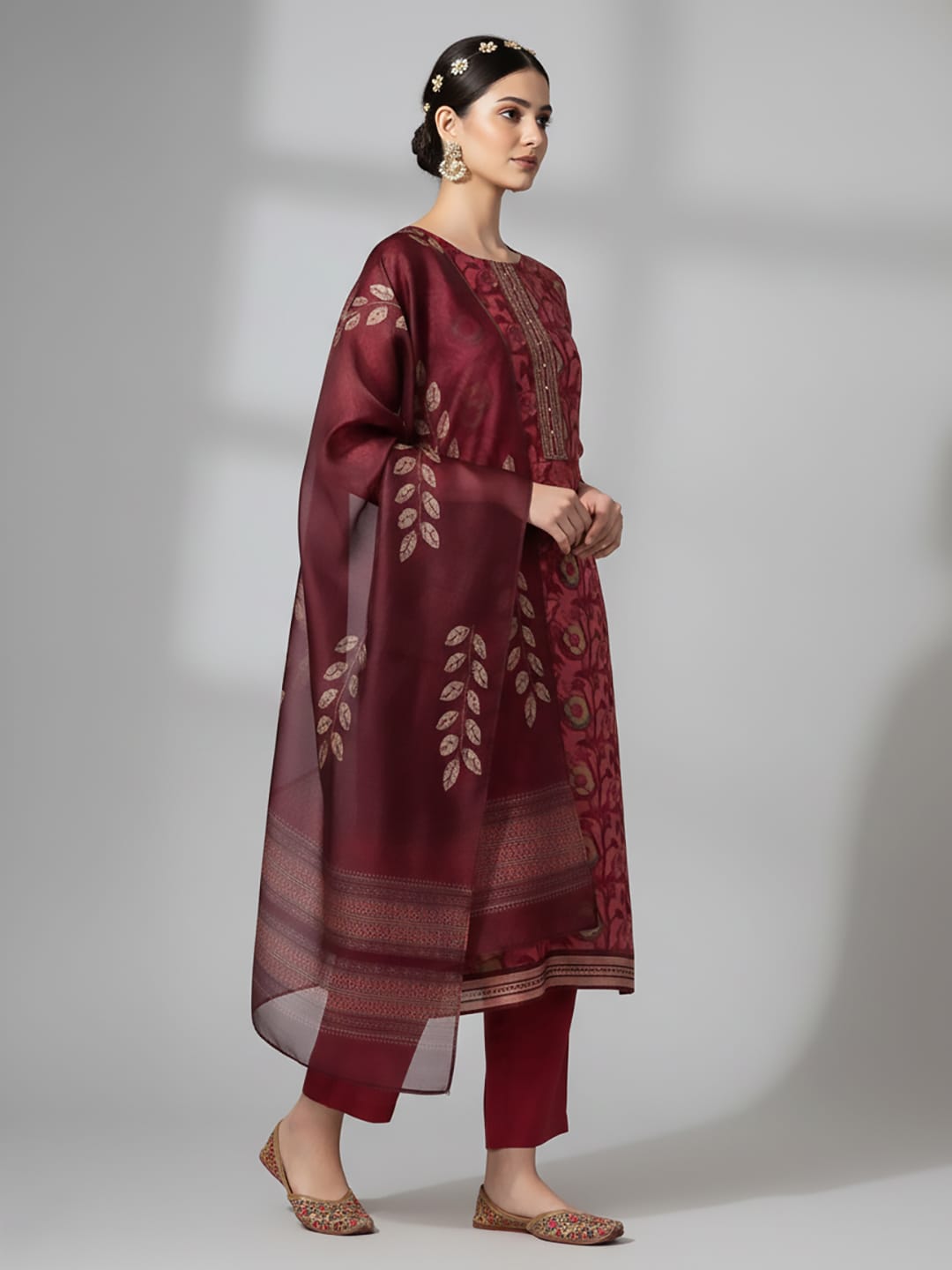 The Kurti Collection Women Maroon Floral Printed Kurta, Round Neck Straight Kurta Paired With Tonal Bottom And Printed Dupatta.