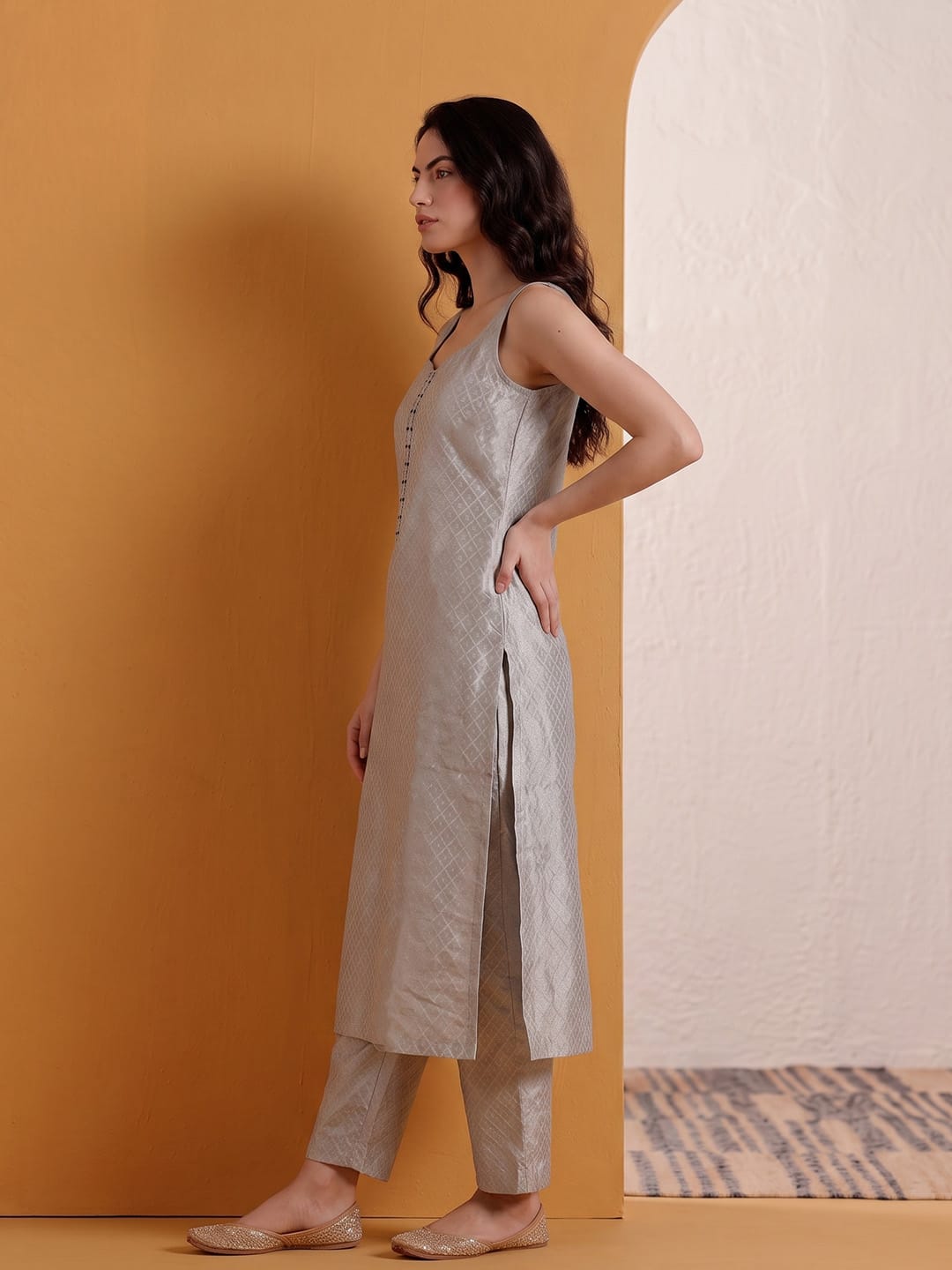 Women's Woven Design Kurta Set With Bhagalpuri Dupatta
