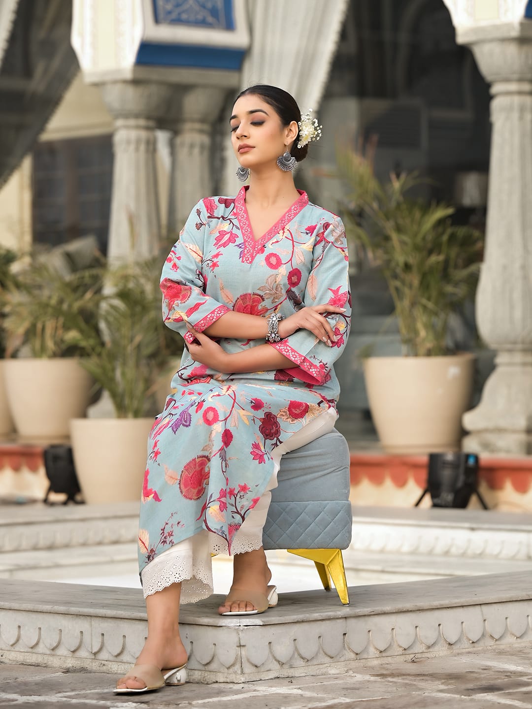 The Kurti Collection Women Sea Green Floral Printed Straight Kurta With 3/4Th Bell Sleeve.