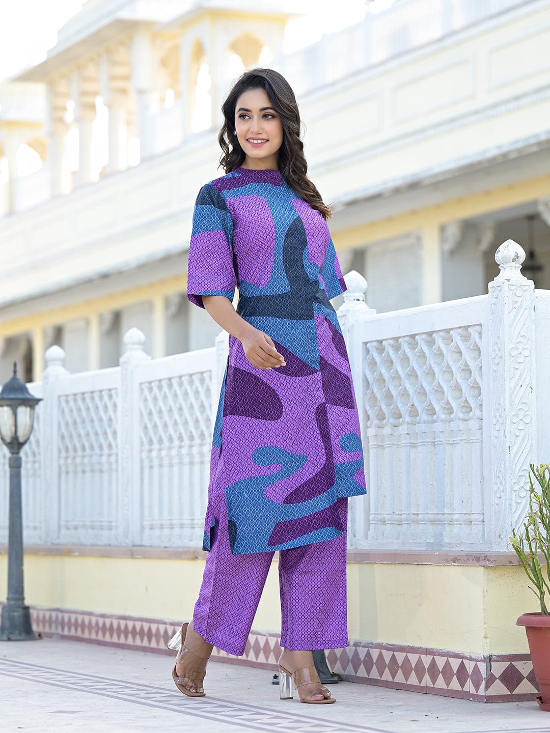 The Kurti Collection Abstract Printed Mandarin Collar, High Low Straight Kurta With Side Slits Paired With Tonal Bottom