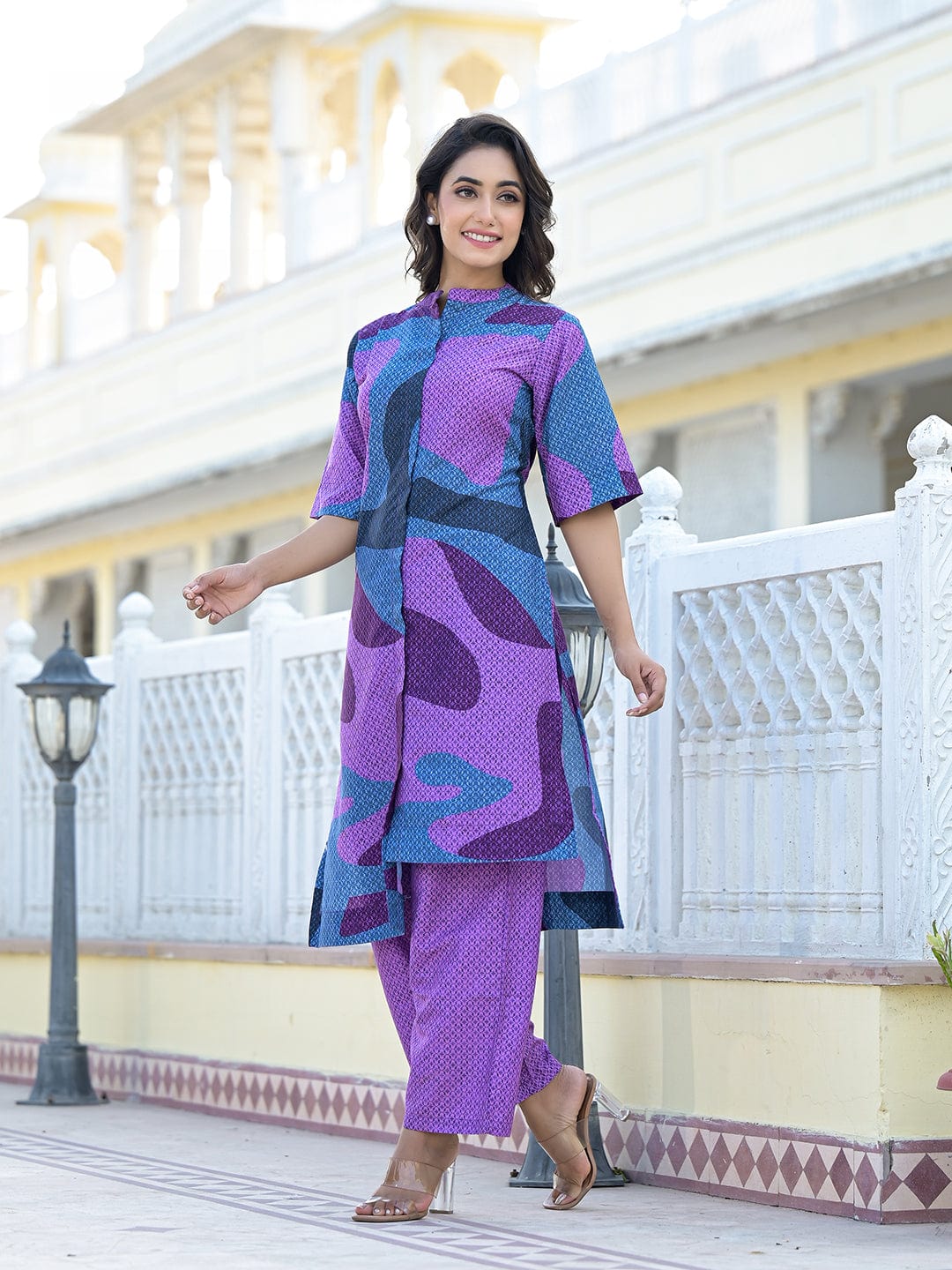 The Kurti Collection Abstract Printed Mandarin Collar, High Low Straight Kurta With Side Slits Paired With Tonal Bottom