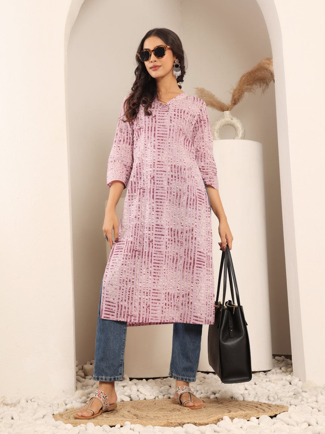 The Kurti Collection Women Lavender Stripe Printed V-Neck Straight Kurta With Three Quarter Sleeves