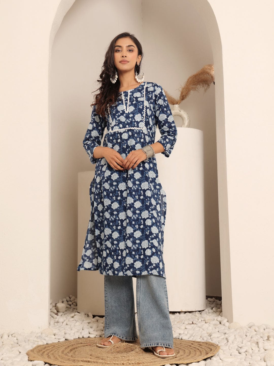 The Kurti Collection Women Blue Floral Jaal Printed Straight Kurta With Side Slit.