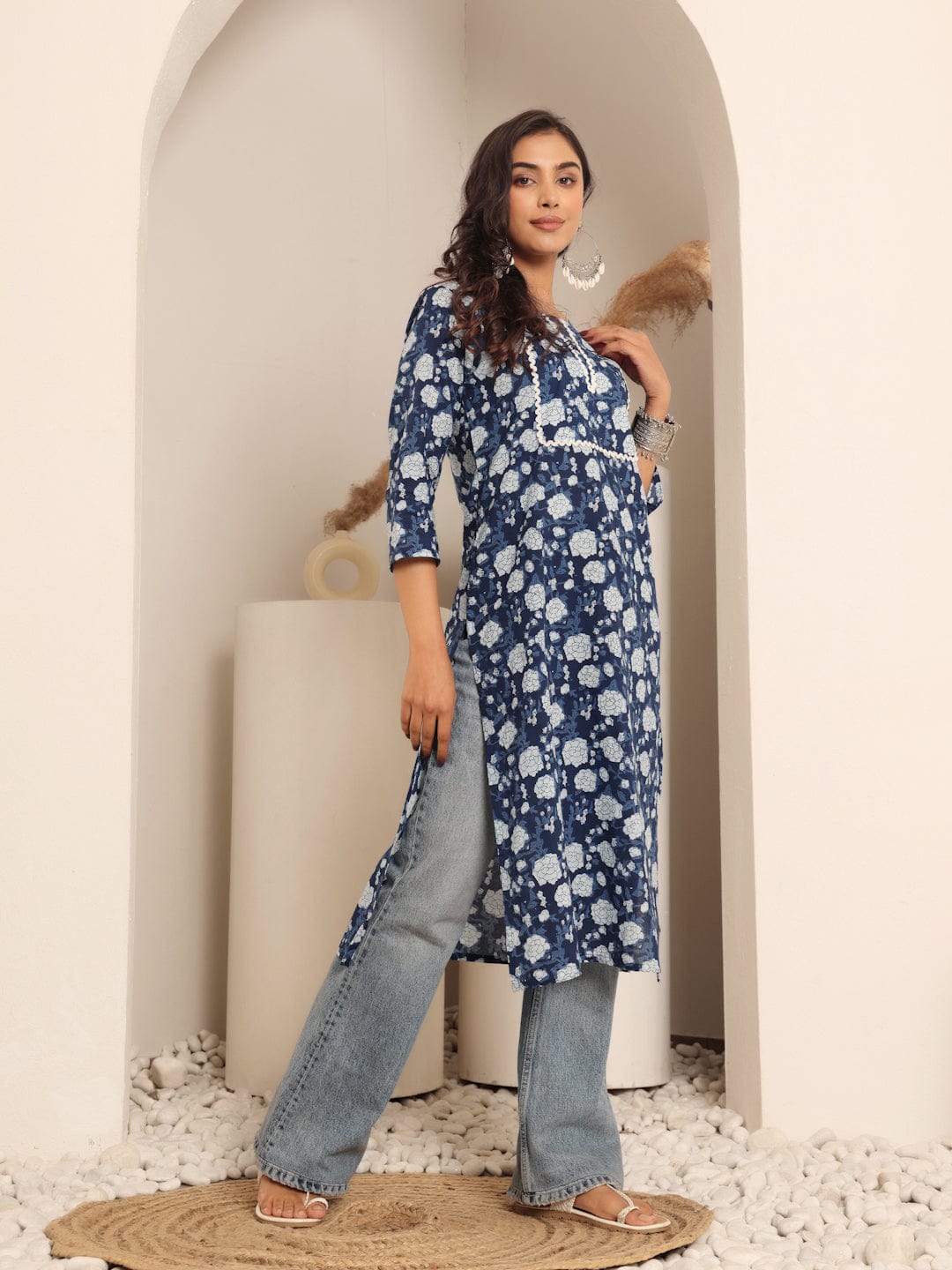 The Kurti Collection Women Blue Floral Jaal Printed Straight Kurta With Side Slit.