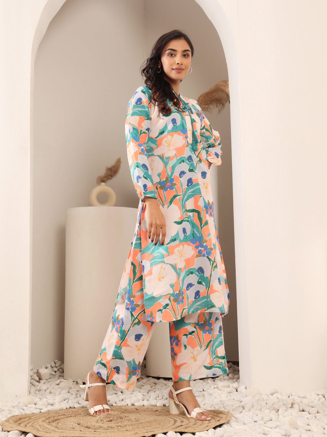 The Kurti Collection Women Orange Floral Printed Mandarin Collar With Gathered Details, Bishop Sleeves Straight Tunic Paired With Printed Bottom
