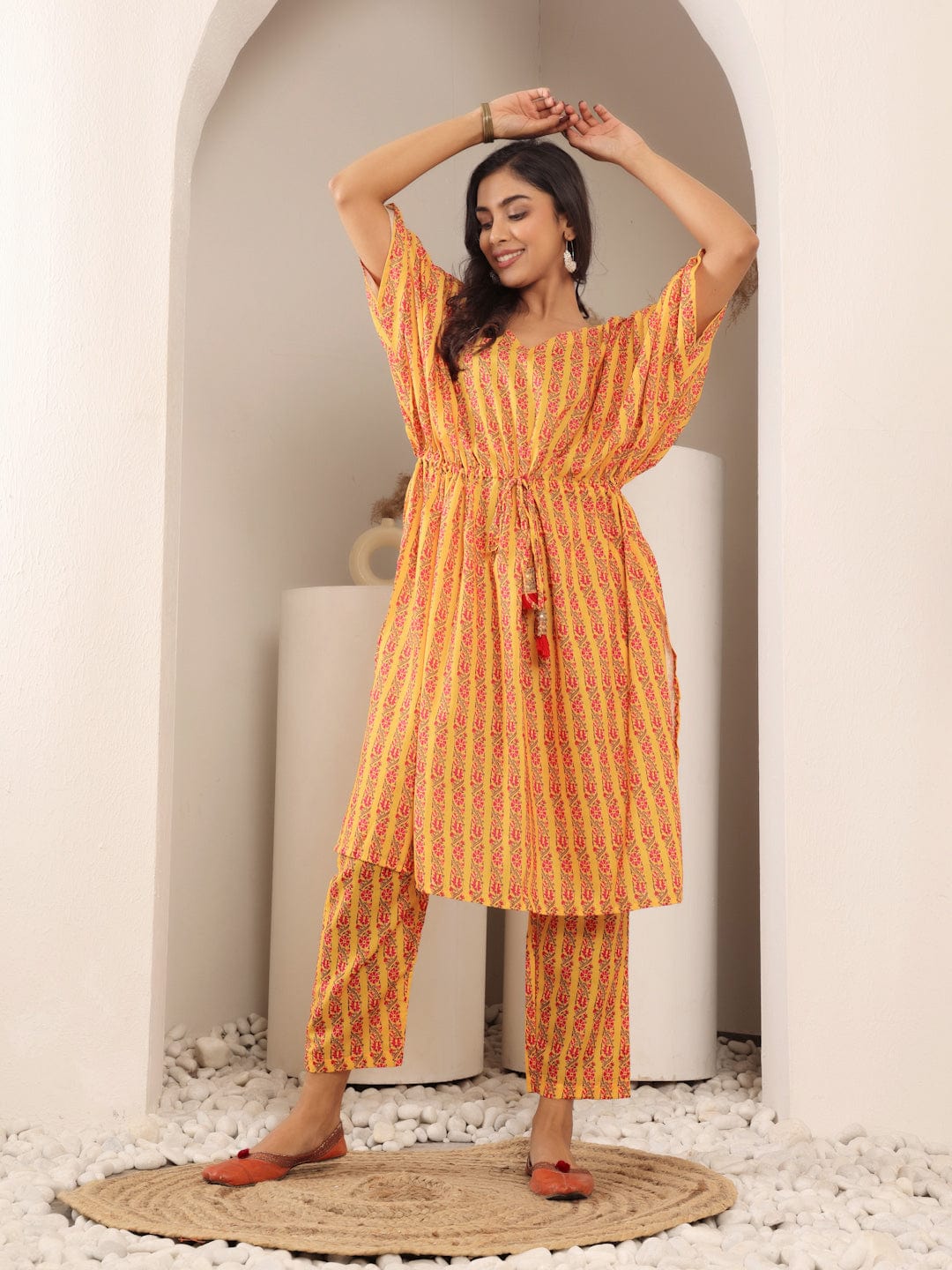 The Kurti Collection Women Floral Printed V Neck Kaftan With Trouser