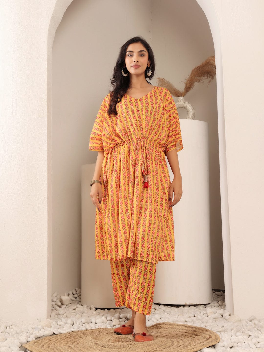 The Kurti Collection Women Floral Printed V Neck Kaftan With Trouser