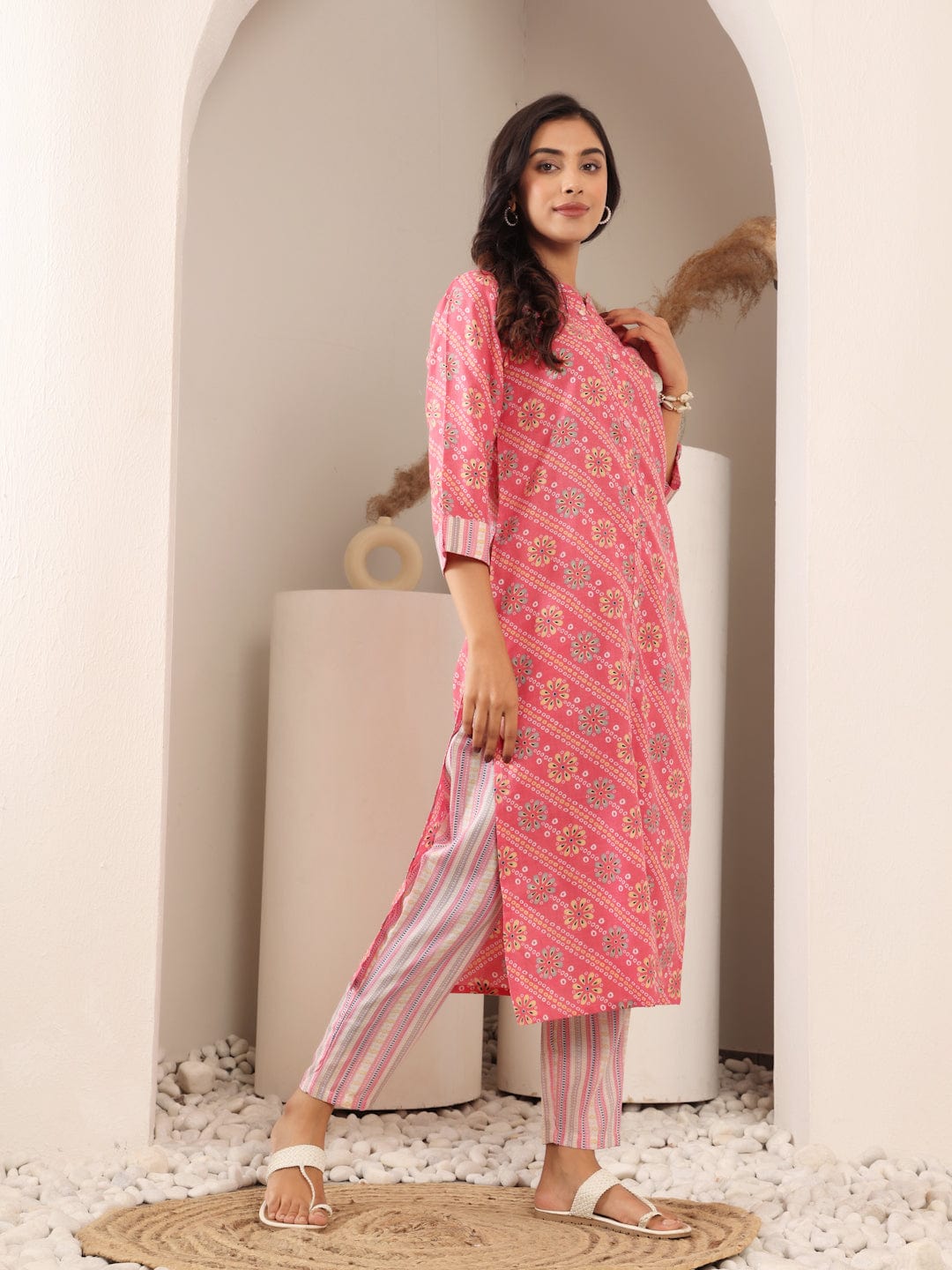The Kurti Collection Women Coral Pink Bandhani Printed Kurta With Trouser