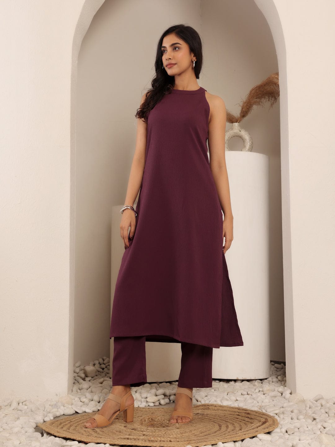 The Kurti Collection Women Halter Neck Straight Kurta Paired With Tonal Bottom And Printed Dupatta