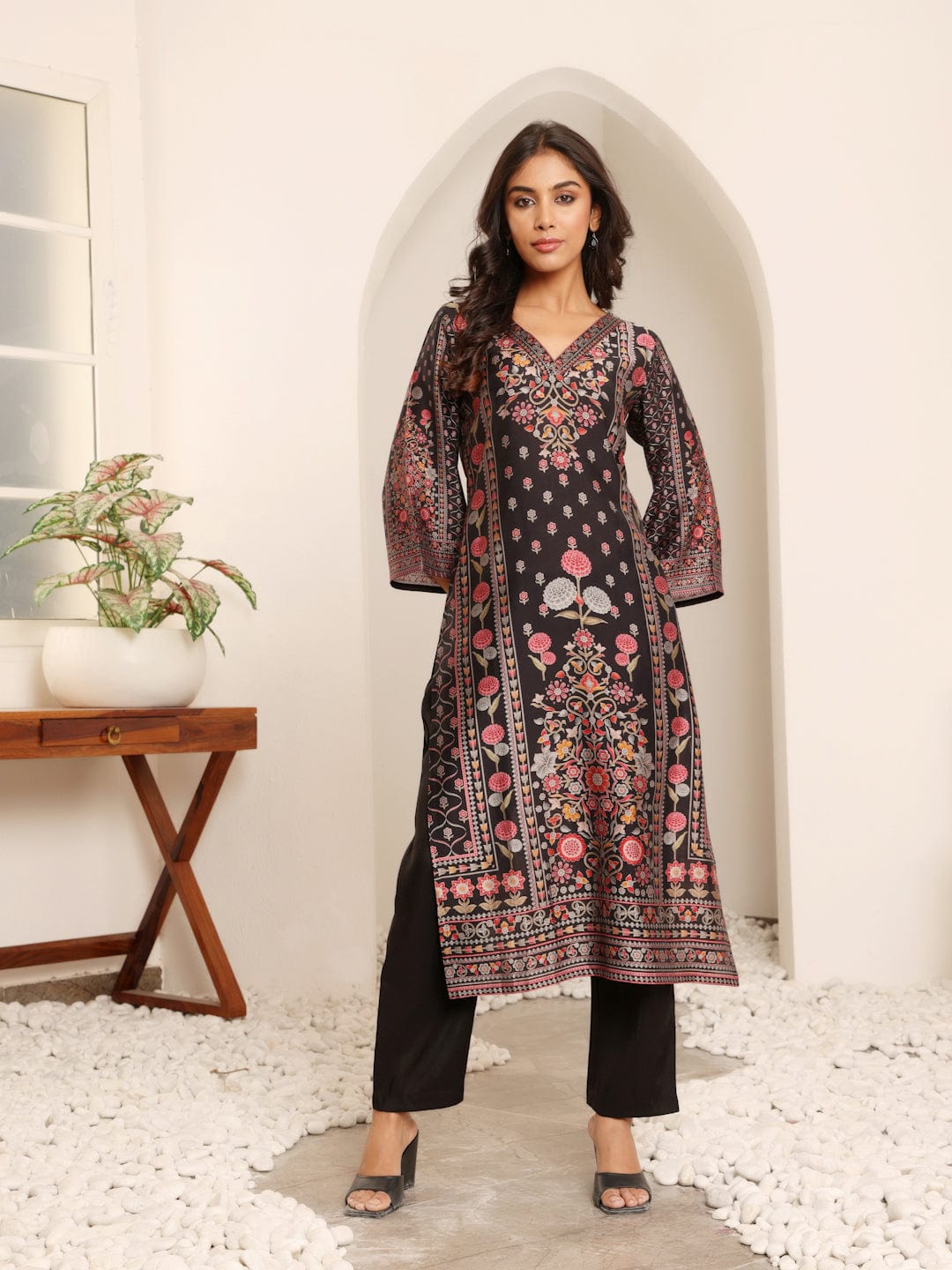 The Kurti Collection Women Black Ethnic Floral Printed Kurta With Solid Trouser.