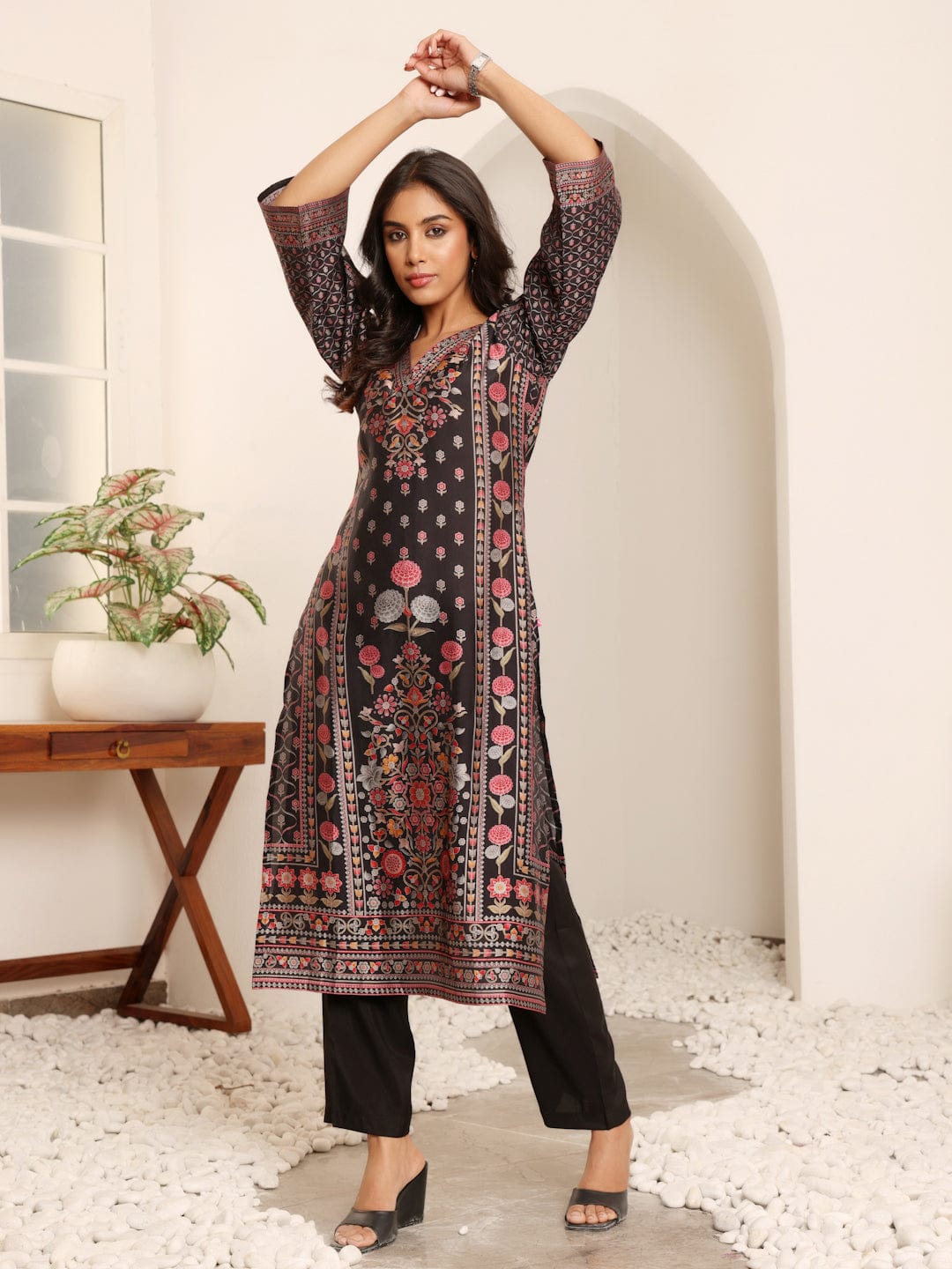 The Kurti Collection Women Black Ethnic Floral Printed Kurta With Solid Trouser.