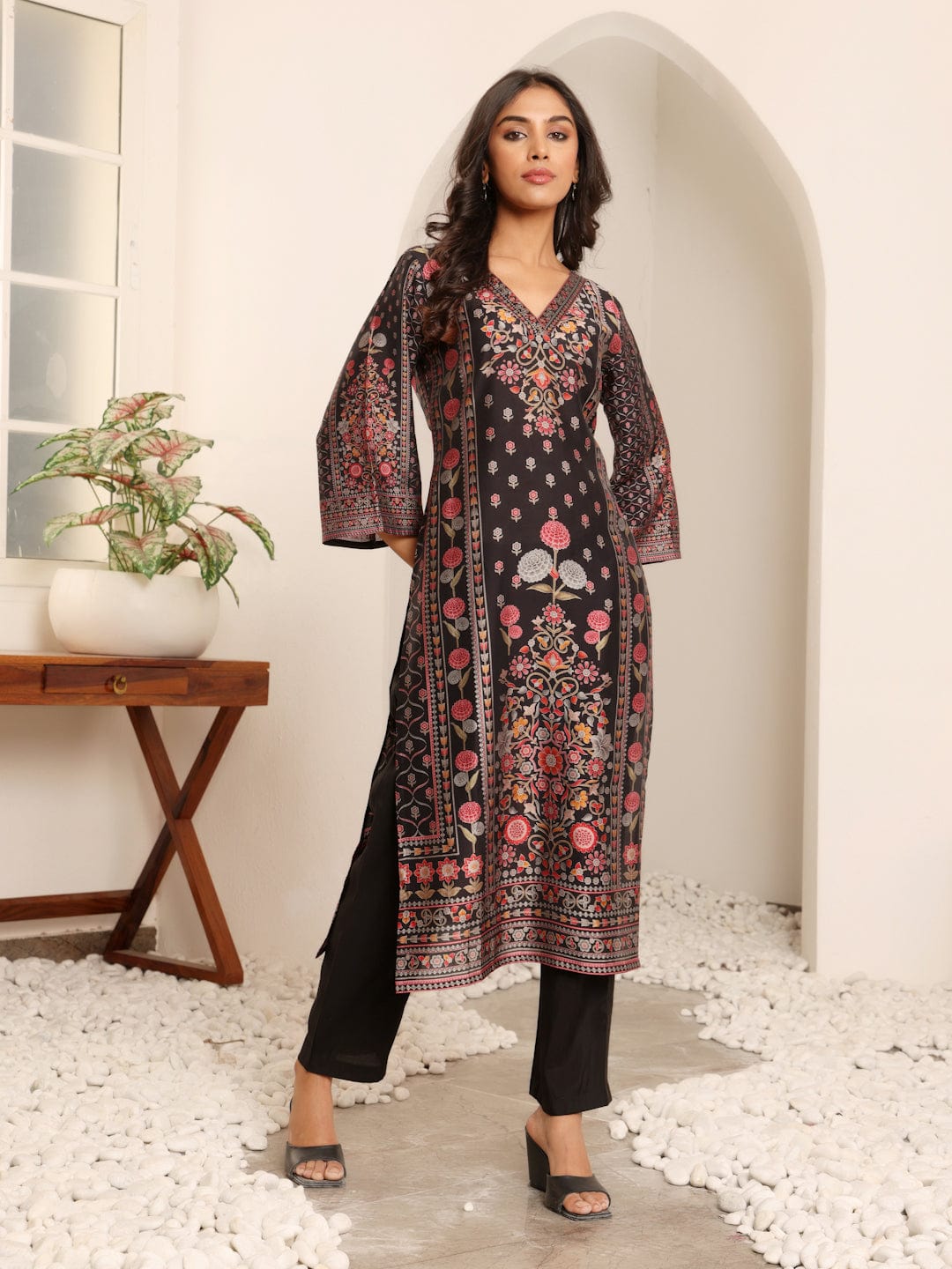 The Kurti Collection Women Black Ethnic Floral Printed Kurta With Solid Trouser.