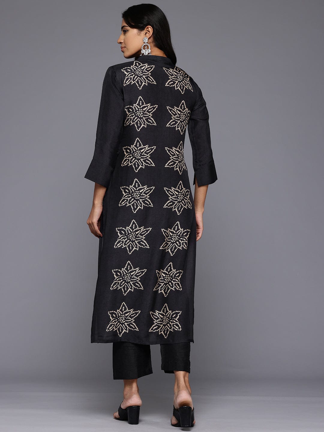 The Kurti Collection Women Black Bandhani Printed Straight Kurta