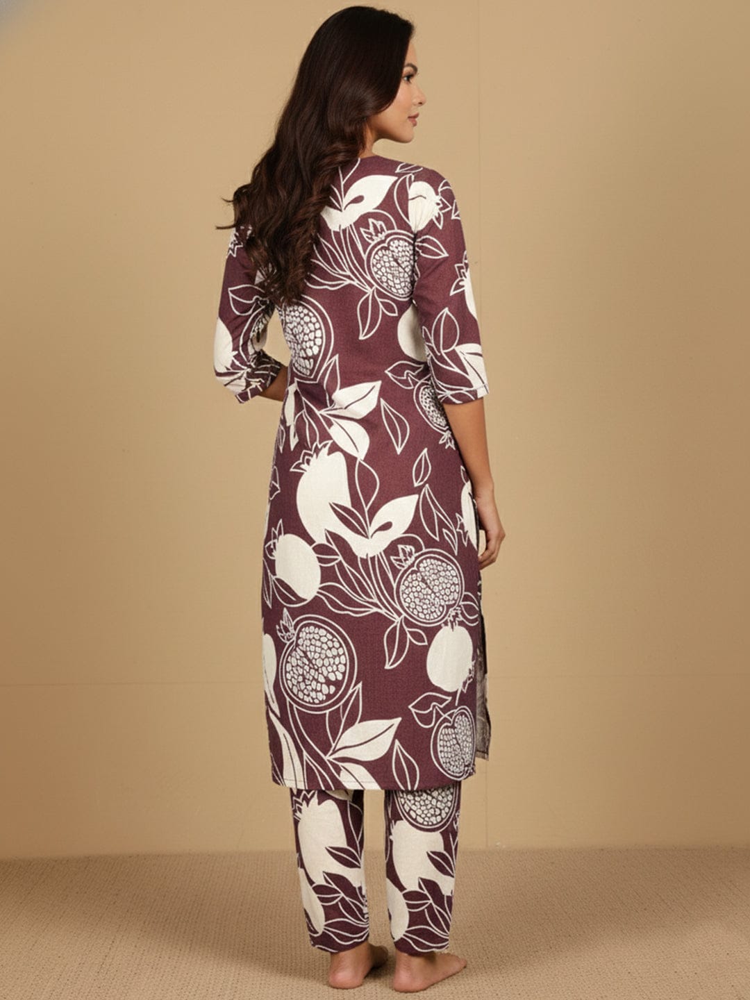 KSUT Women Round Neck Bold Print Kurta Set