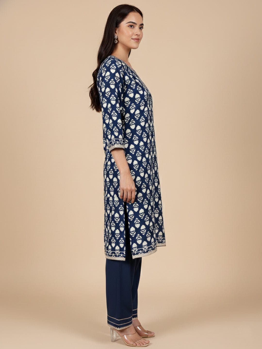 KSUT Women Ethnic Floral Printed with Zari & Sequin Detail Kurta with Trouser
