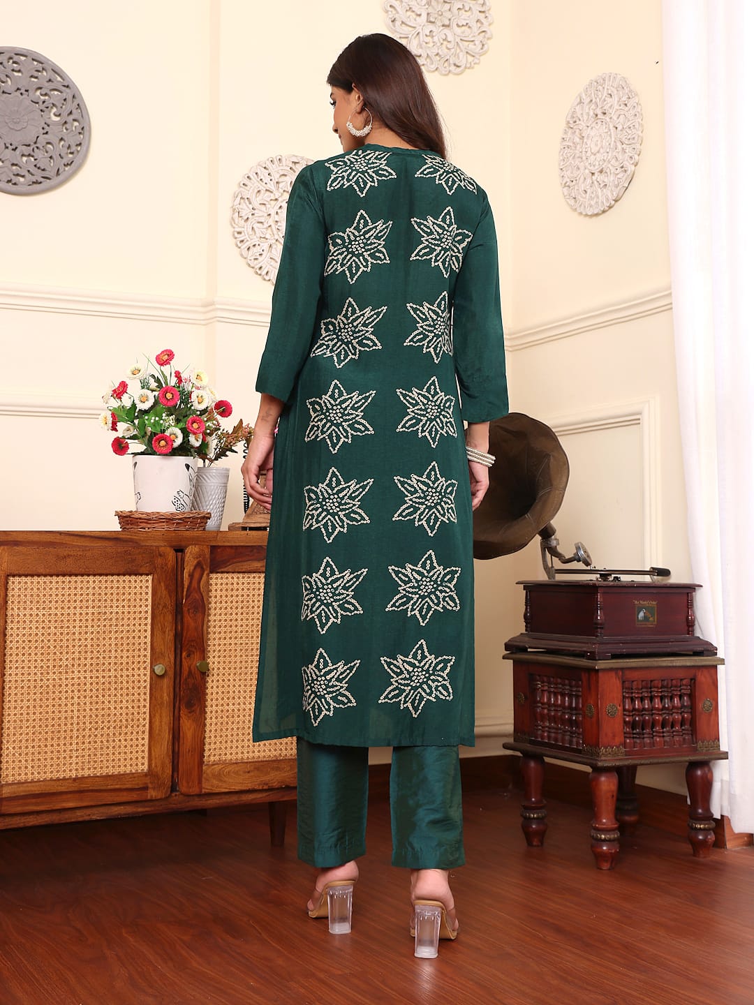 The Kurti Collection Women Green Bandhani Printed Straight Kurta
