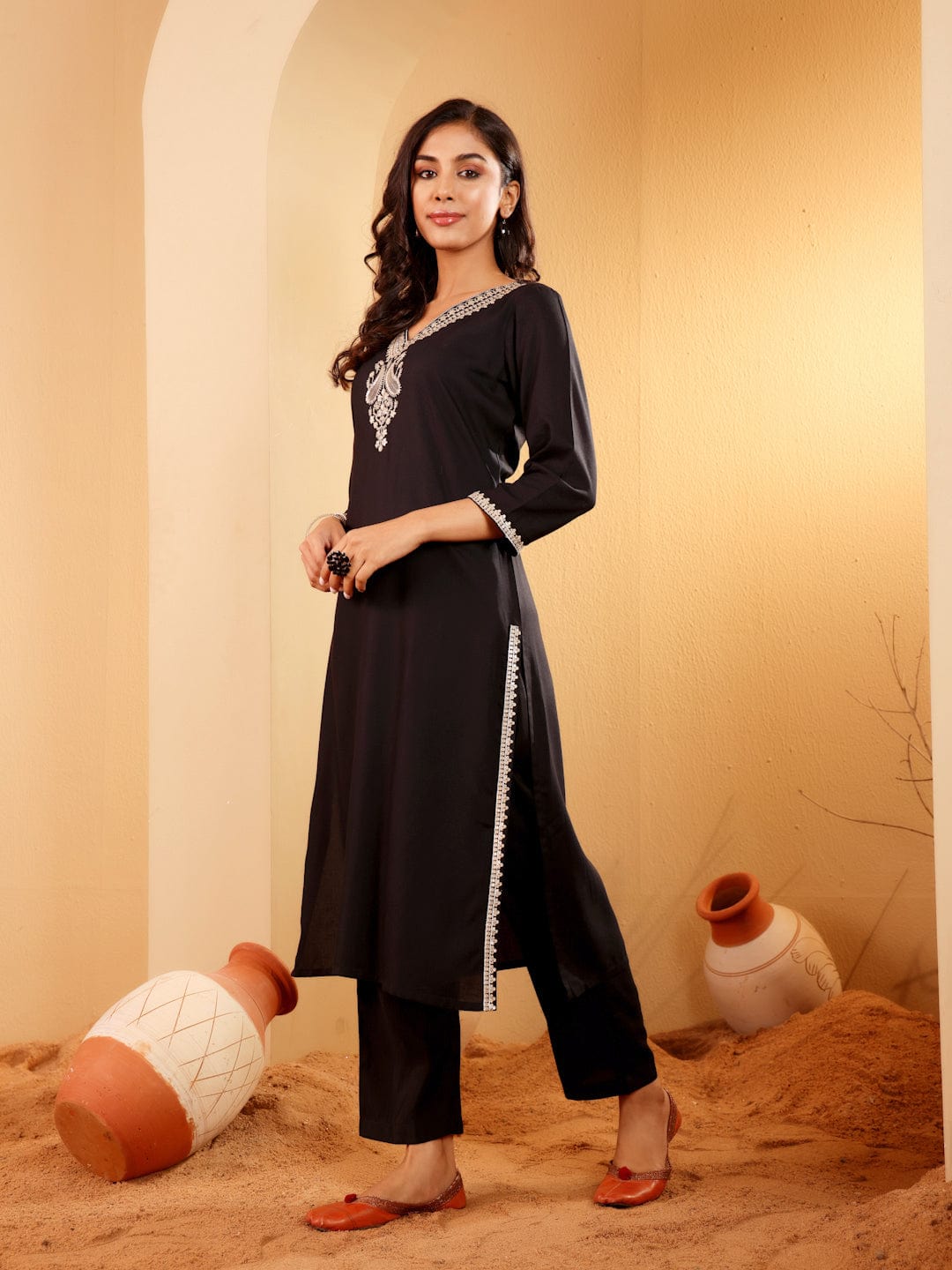 The Kurti Collection Women Black Zari & Sequin Embroidered Straight Kurta