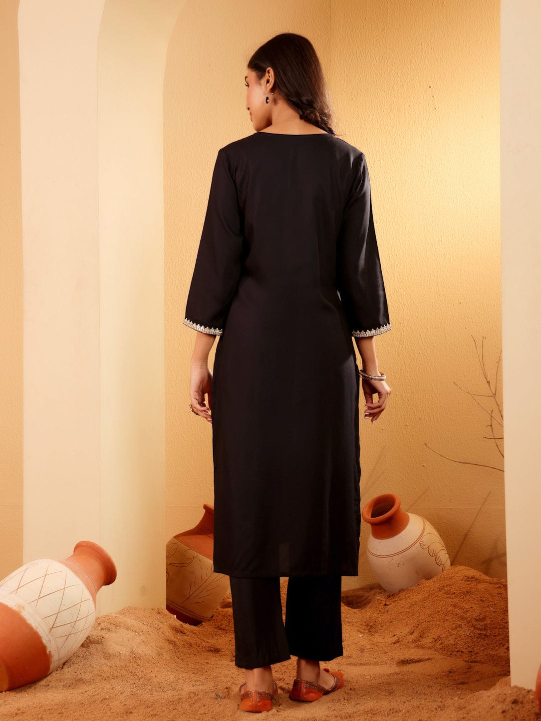 The Kurti Collection Women Black Zari & Sequin Embroidered Straight Kurta