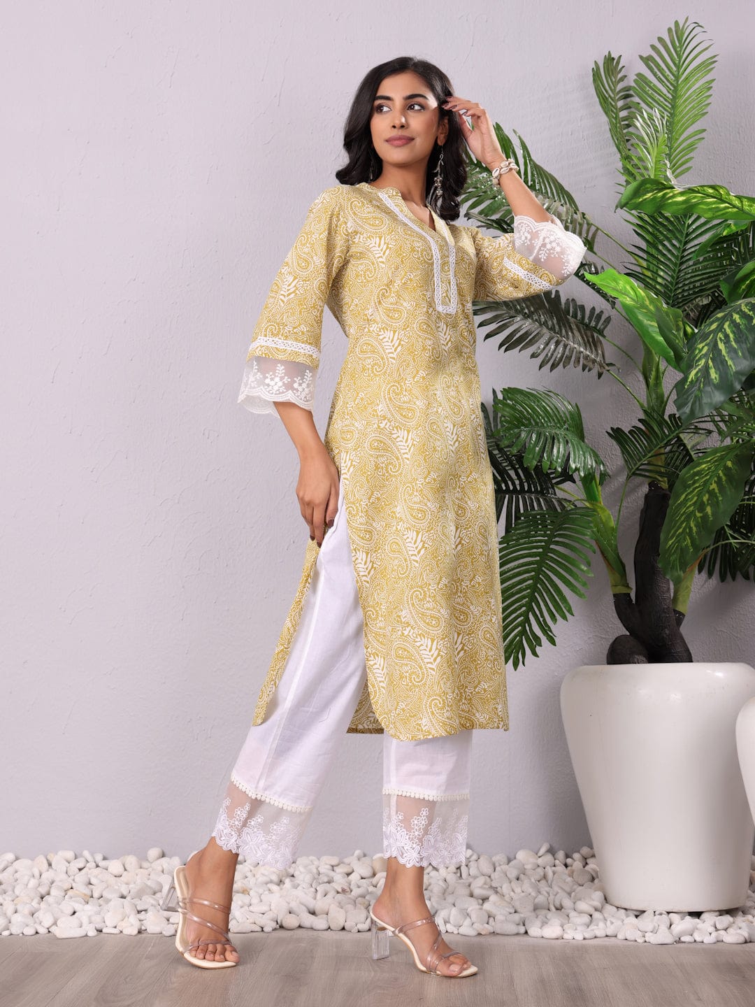 The Kurti Collection Women Paisely Printed Lace Detailed Flared Sleeve Kurta