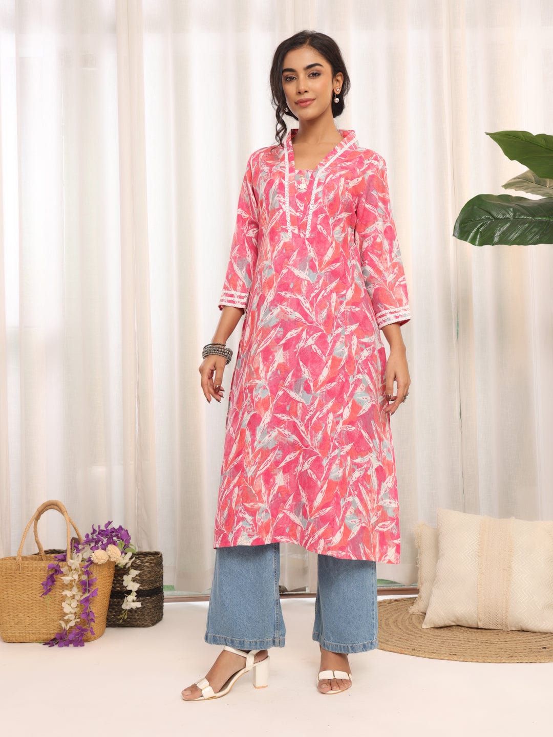 The Kurti Collection Women V Neck Tropical Printed Kurta