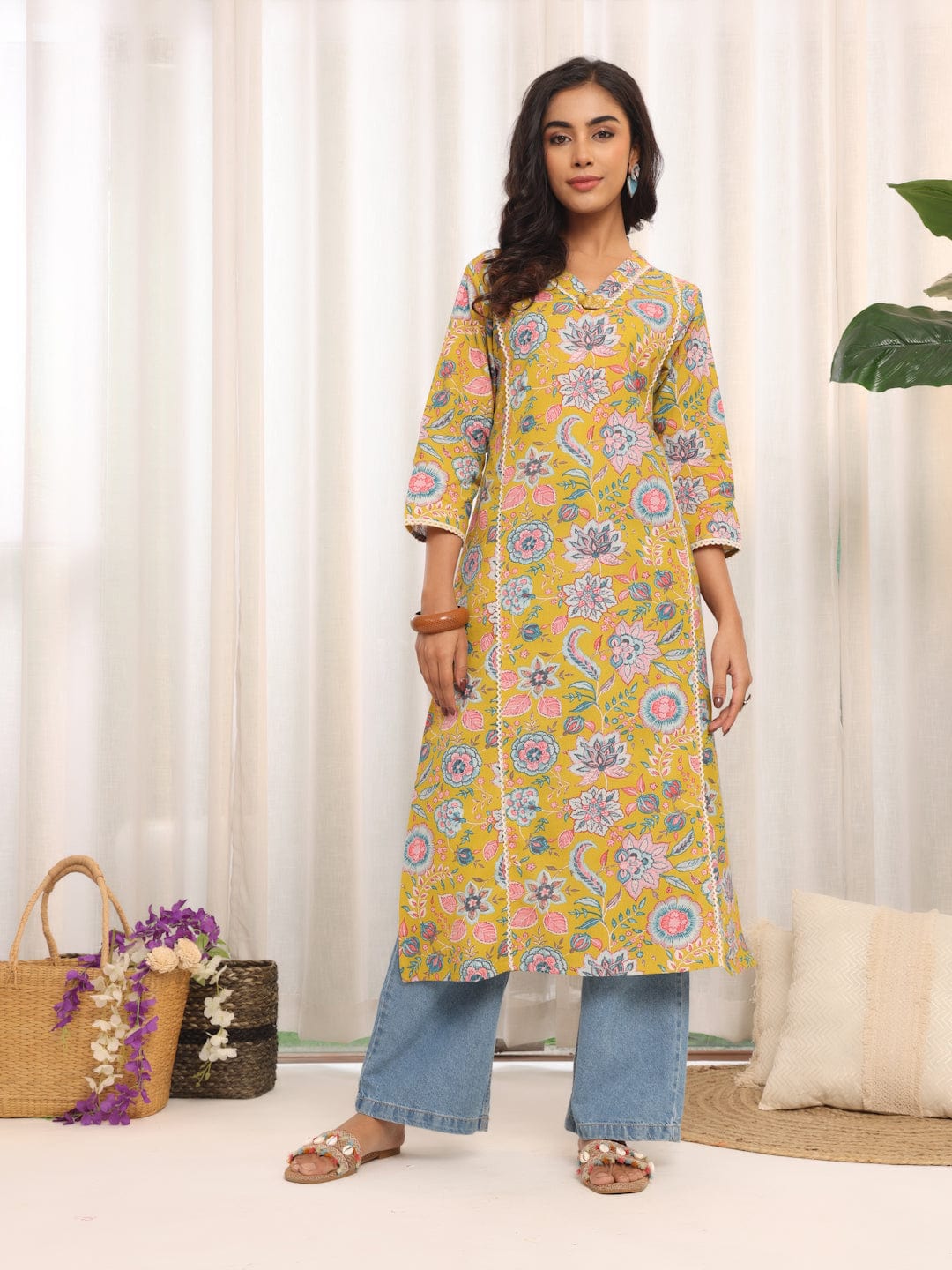 The Kurti Collection Women V Neck Floral Printed Kurta