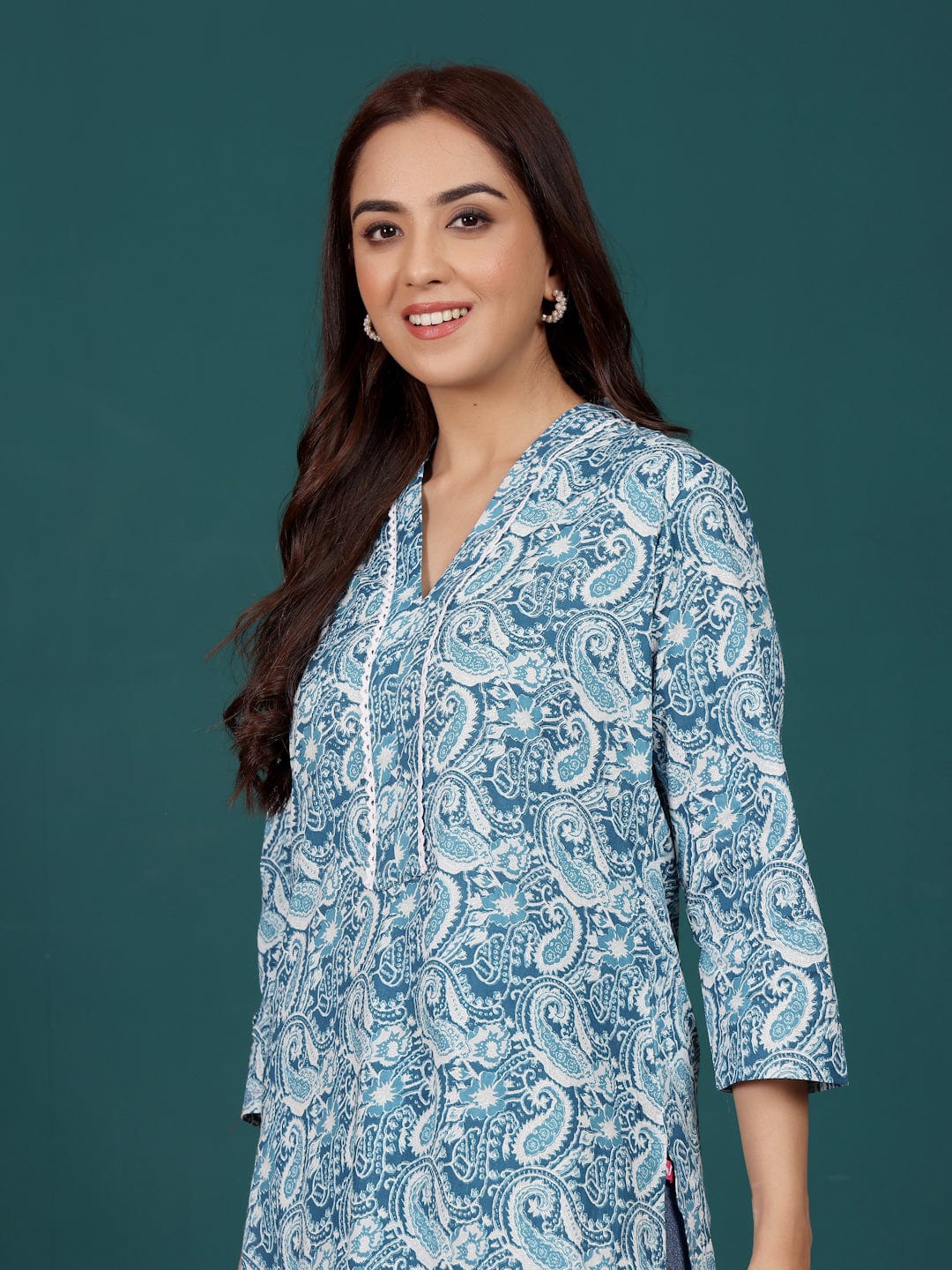 The Kurti Collection Women Paisely Printed V Neck Straight Kurta