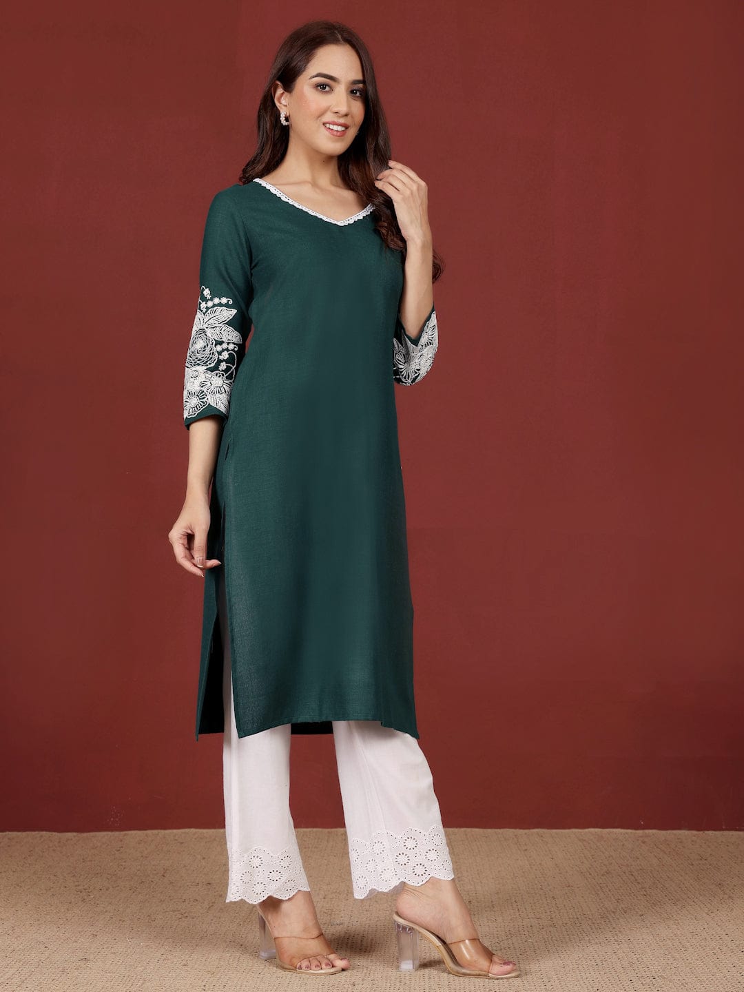 The Kurti Collection Women Floral Motif Thread Embroidered Straight Fit Kurta