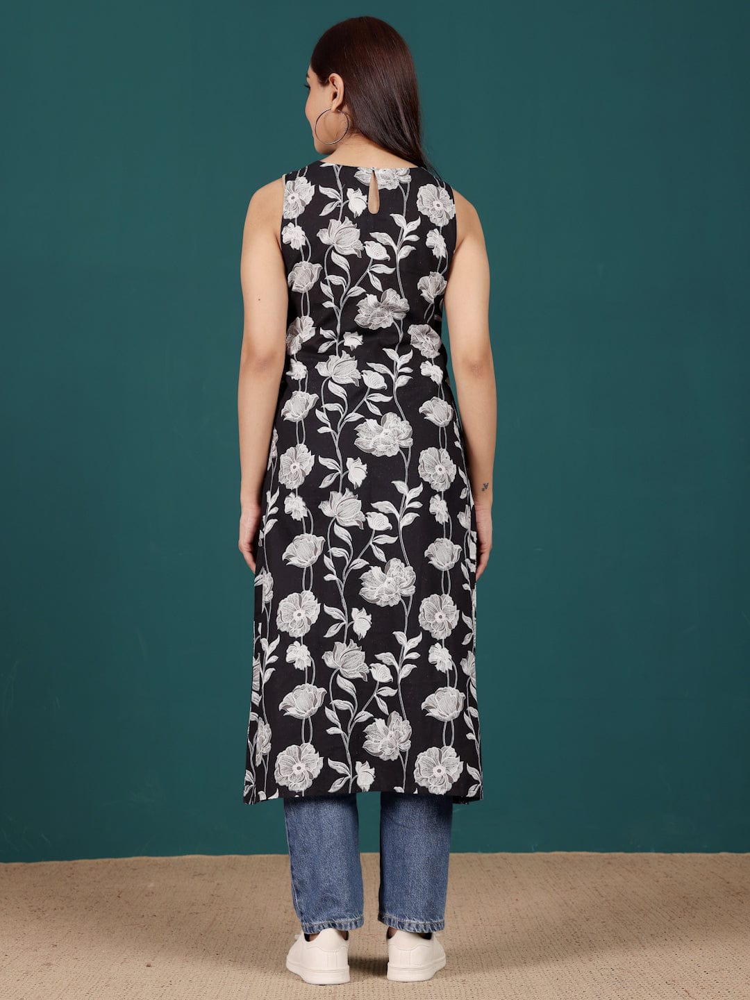 The Kurti Collection Women Floral Printed V Neck Front Slit Kurta