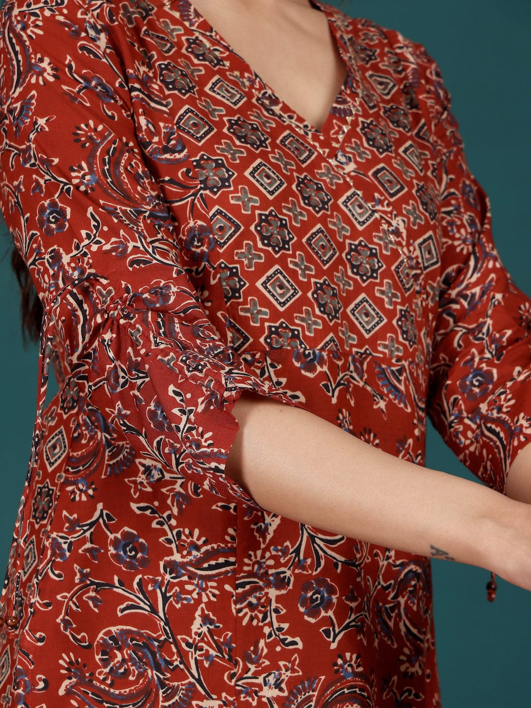The Kurti Collection Women Ethnic Jaipuri Printed V Neck Fashion Sleeve Straight Kurta
