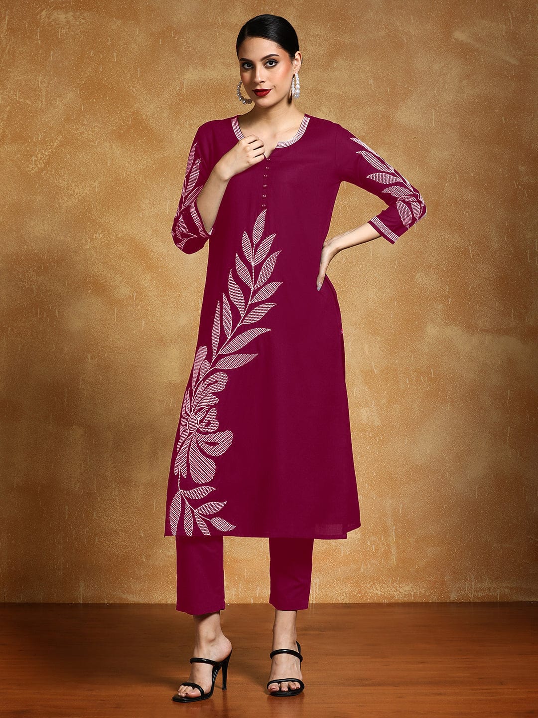 The Kurti Collection Women Thread Embroidered Floral Motif Kurta