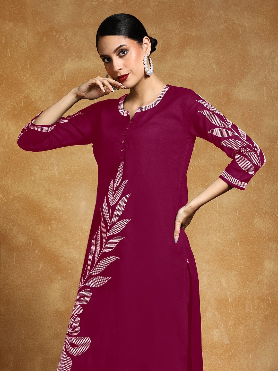 The Kurti Collection Women Thread Embroidered Floral Motif Kurta