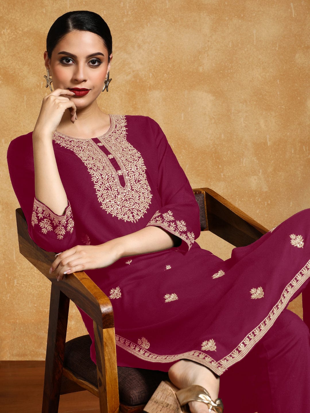 The Kurti Collection Women Floral Motif Thread Embroidered Yoke with All over Buta Kurta