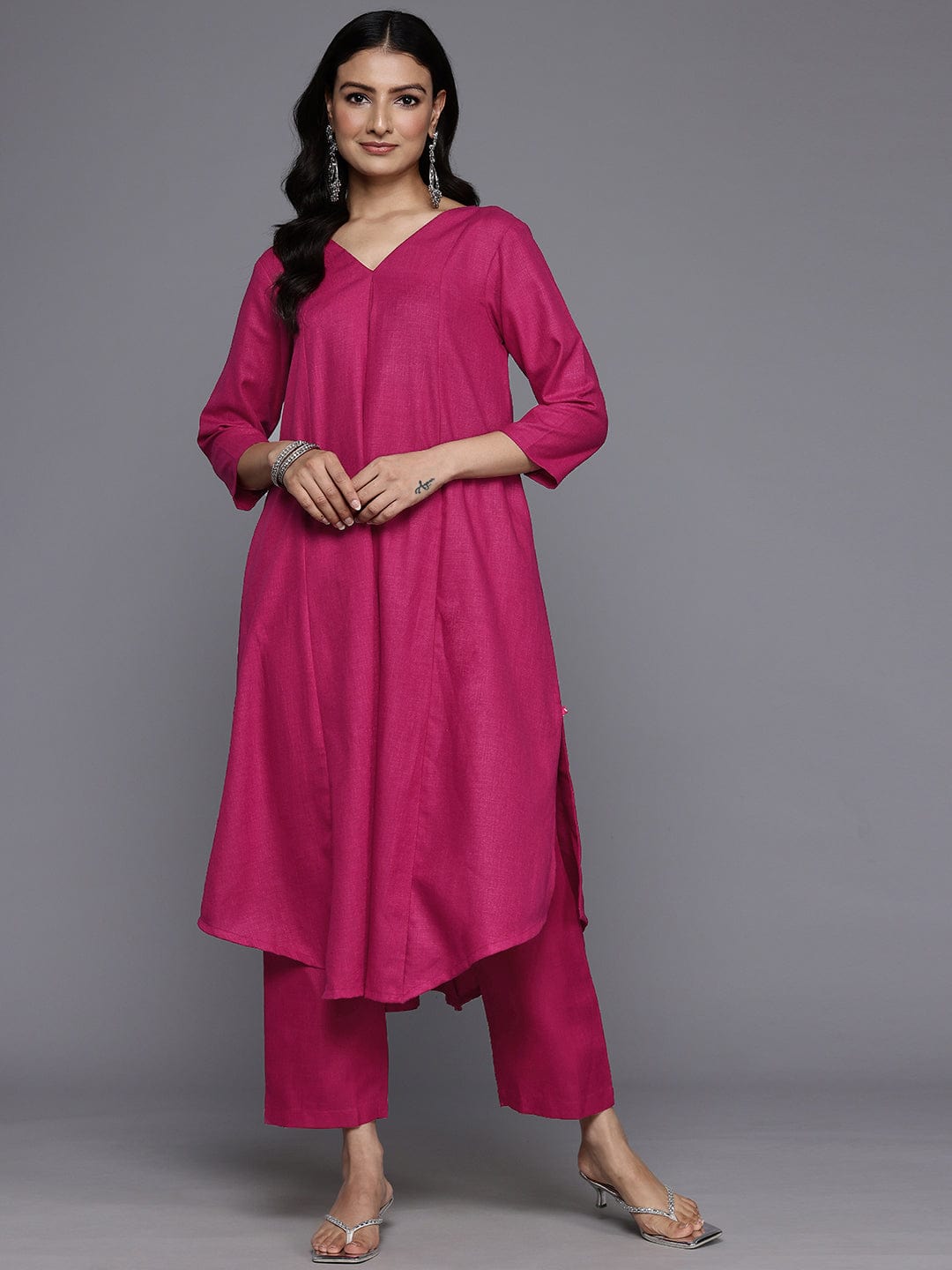 The Kurti Collection Women Magenta Solid A-Line Kurta Paired With Tonal Bottom