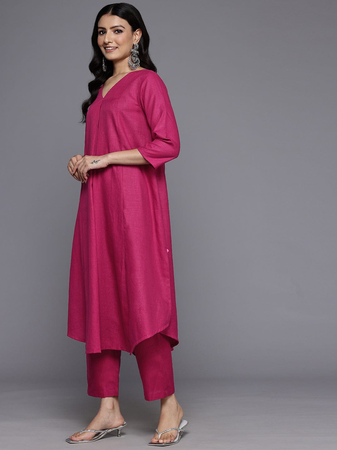 The Kurti Collection Women Magenta Solid A-Line Kurta Paired With Tonal Bottom