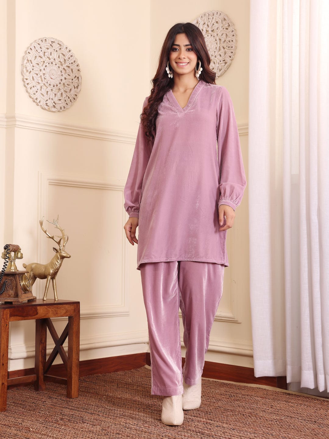 The Kurti Collection Women Long Puff Sleeve Velvet Kurta With Trouser