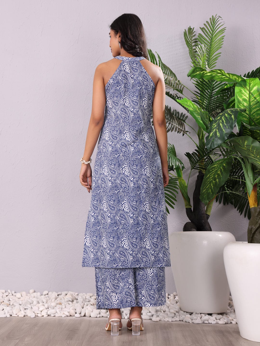 The Kurti Collection Women Paisely Printed Pure Cotton Halter Neck Kurta With Trousers