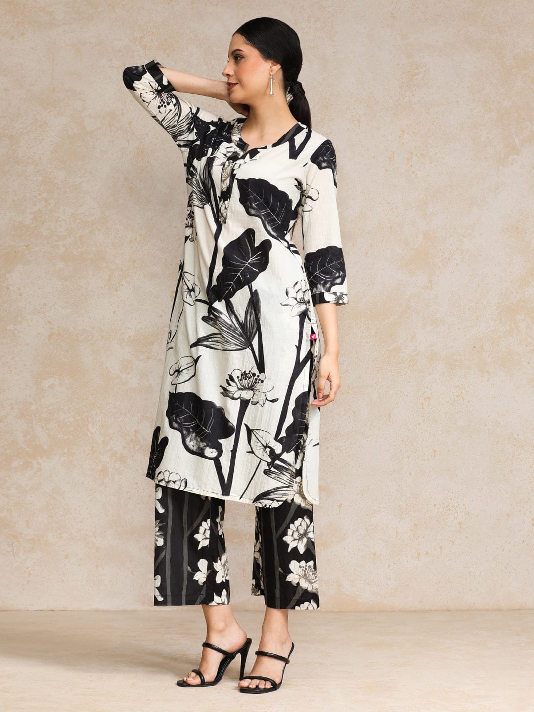 The Kurti Collection Floral Printed Apple Hem Kurta With Trouser
