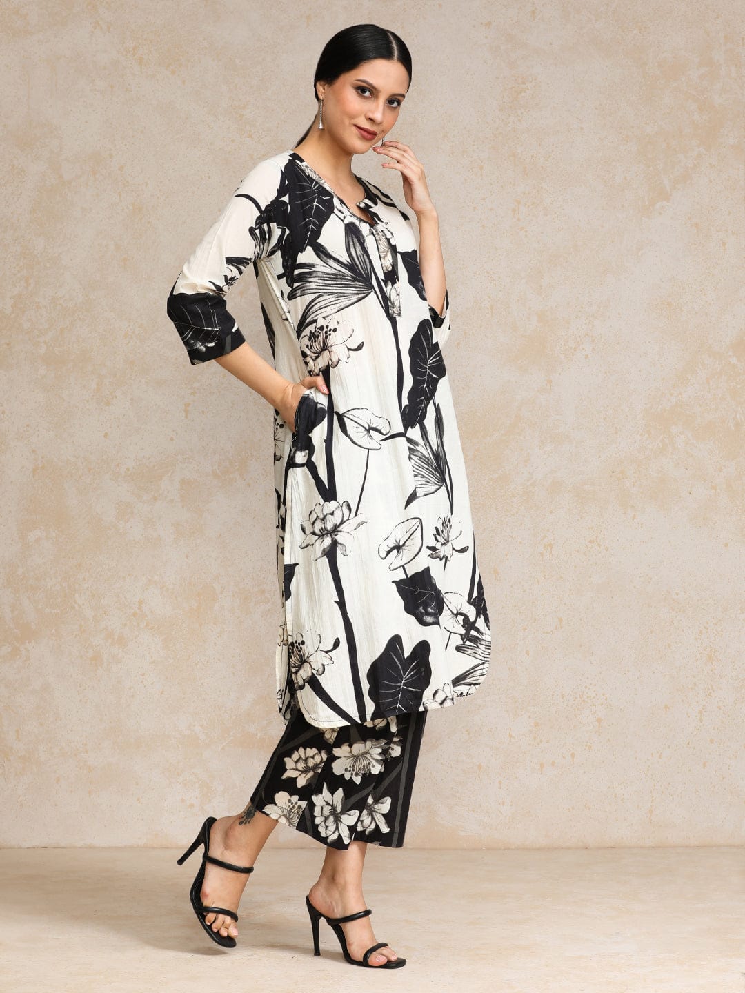 The Kurti Collection Floral Printed Apple Hem Kurta With Trouser