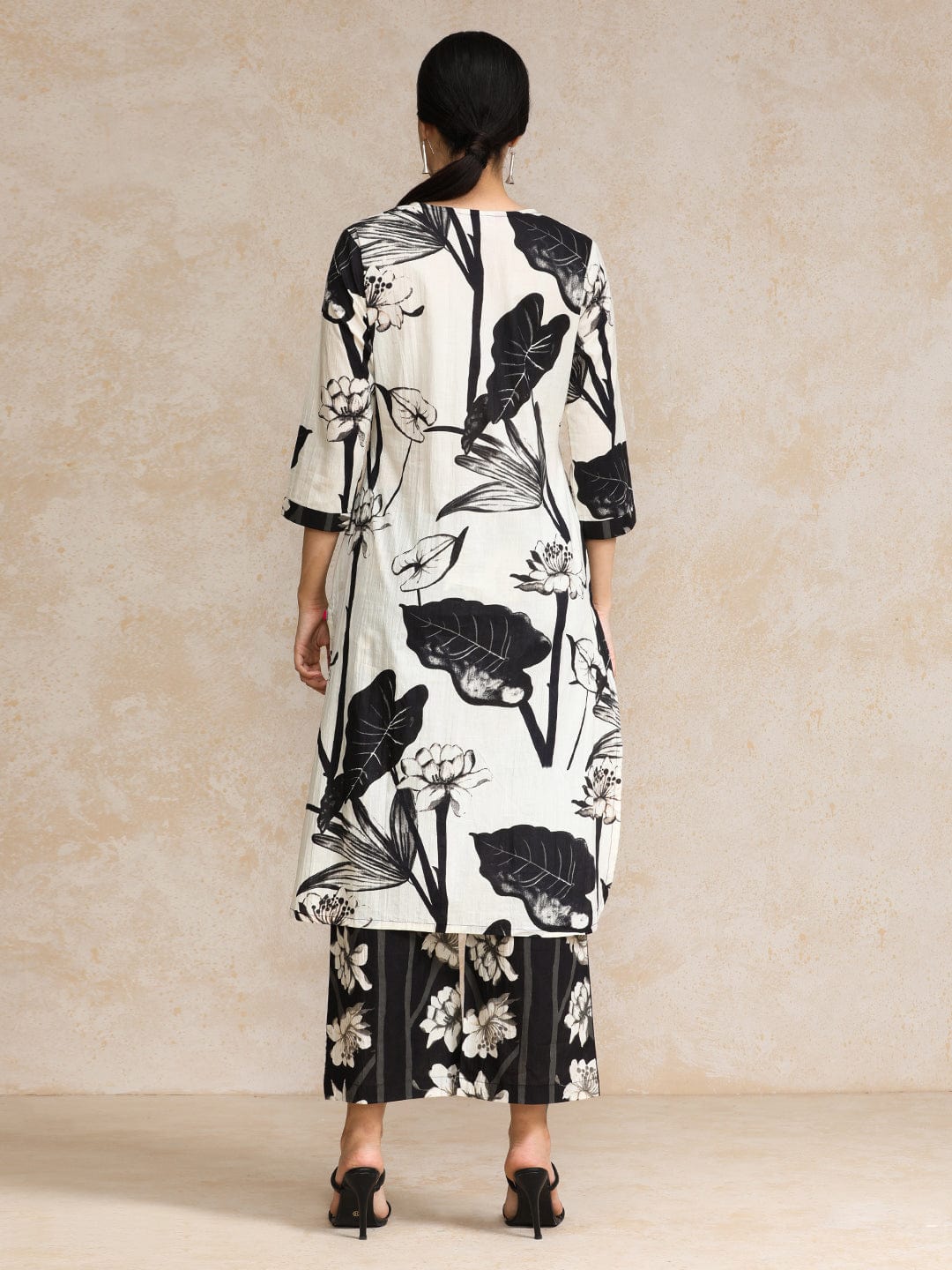 The Kurti Collection Floral Printed Apple Hem Kurta With Trouser