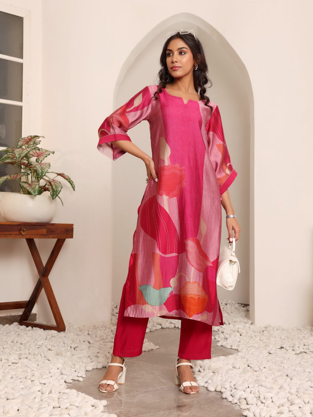 The Kurti Collection Women Fuschia Pink Abstract Printed Straight Kurta With Trousers