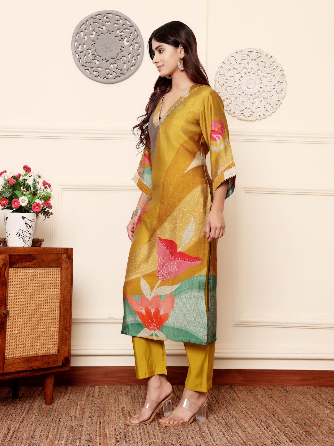 The Kurti Collection Women Olive Abstract Printed Gota Lace Detailed Kurta With Solid Trouser.