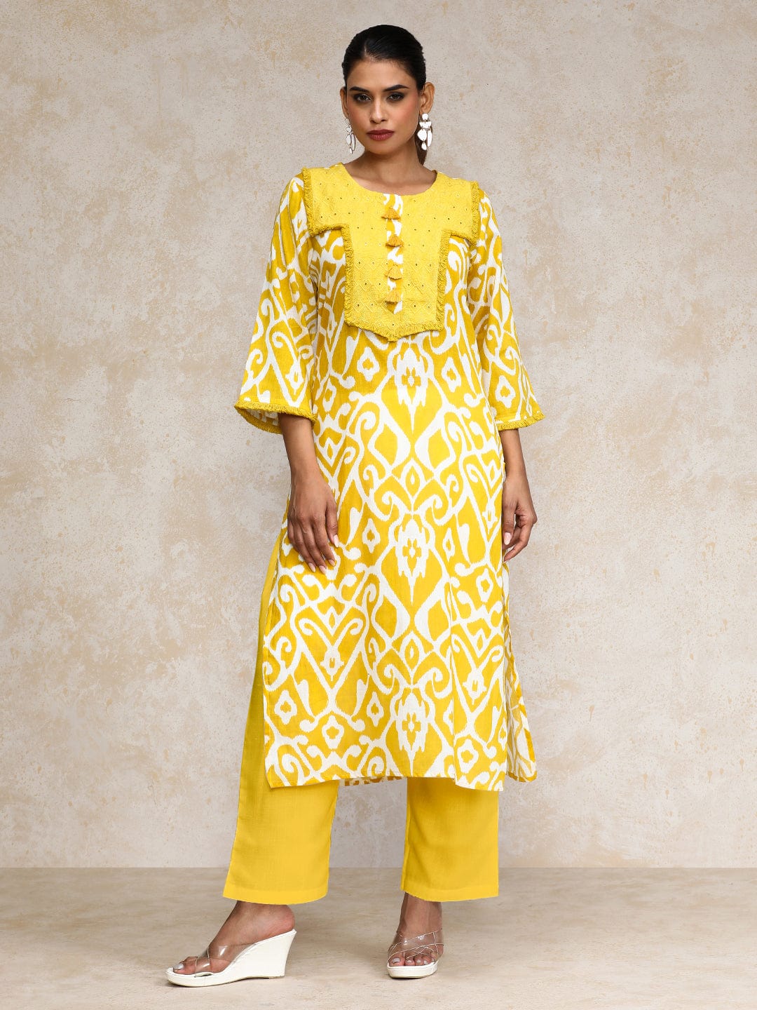 The Kurti Collection Women Ikat Printed Boho Look with Tassel Kurta & Trouser
