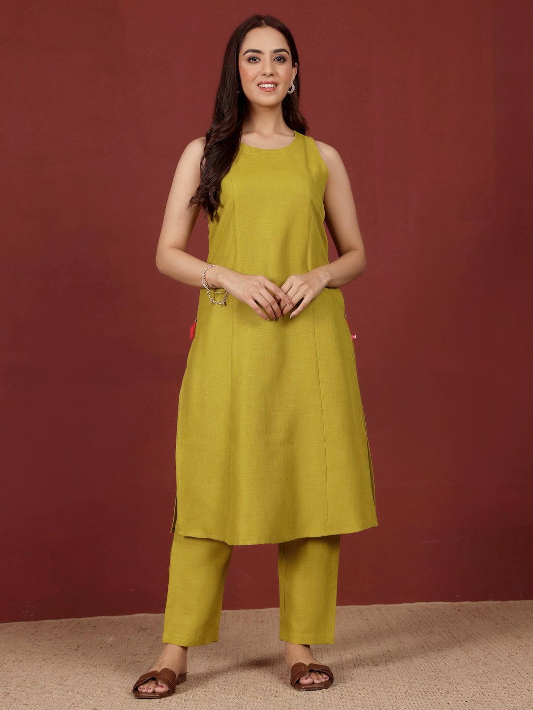The Kurti Collection Women Round Neck Sleeveless Apple Hem, Heart Shaped Embroidered Kurta With Trouser