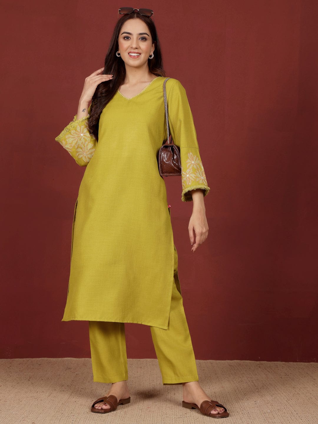 The Kurti Collection Women Floral Motif Embroidered Flared Sleeve V Neck Kurta With Trouser