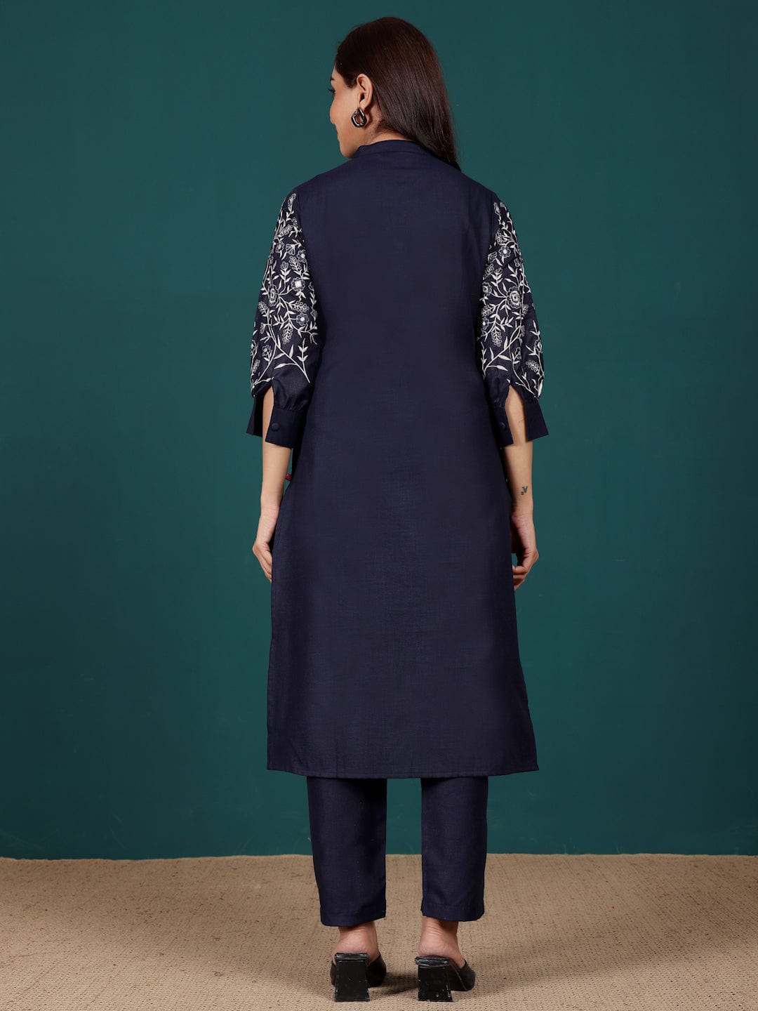 The Kurti Collection Women Floral Thread Embroidered Balloon Sleeve Pintuck Yoke Kurta With Trouser